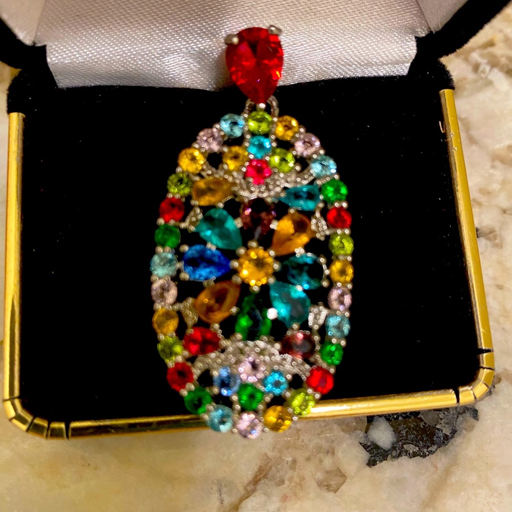 Gorgeous, genuine, multi gemstone pendant‼️